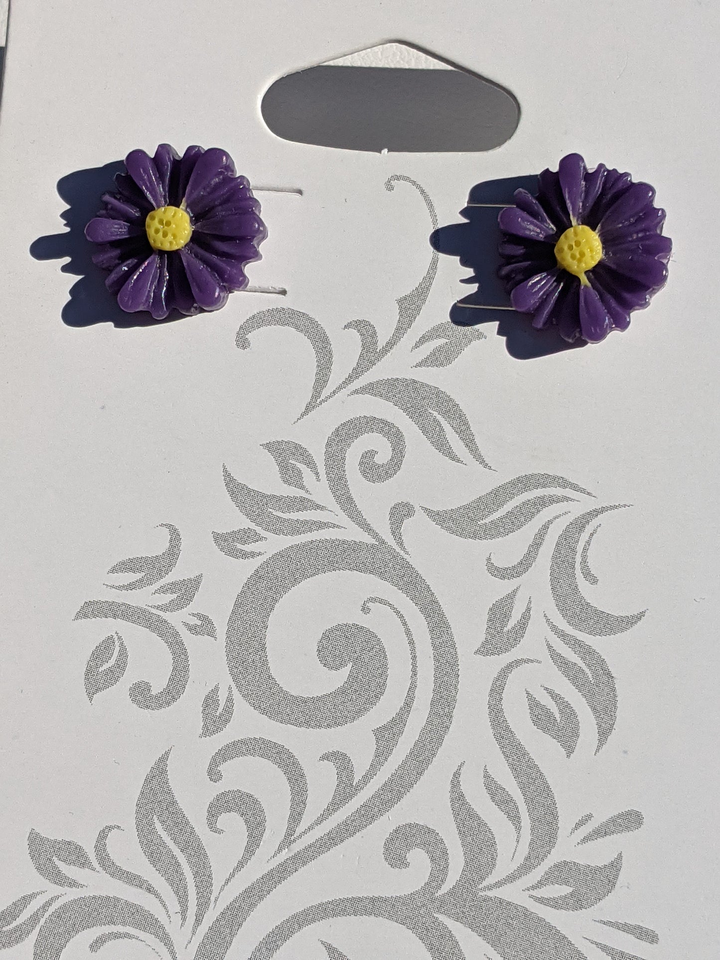 Purple Mum Daisy Flower Stud Earrings