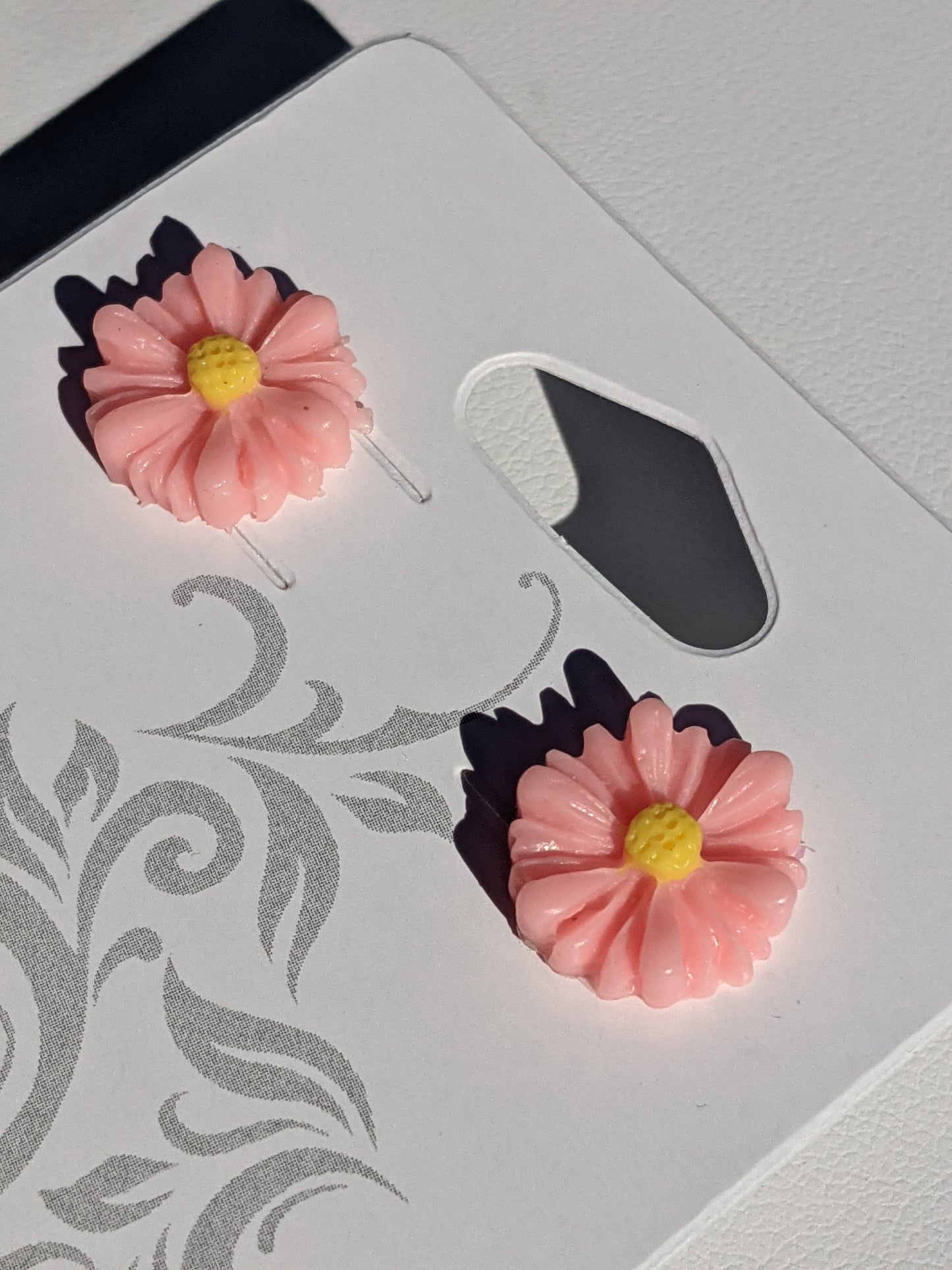 Purple Mum /Daisy Flower Stud Earrings