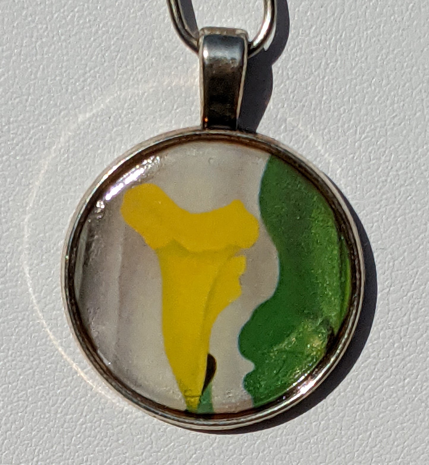 Georgia O'Keeffe Yellow Lily Print Silver-tone Pendant