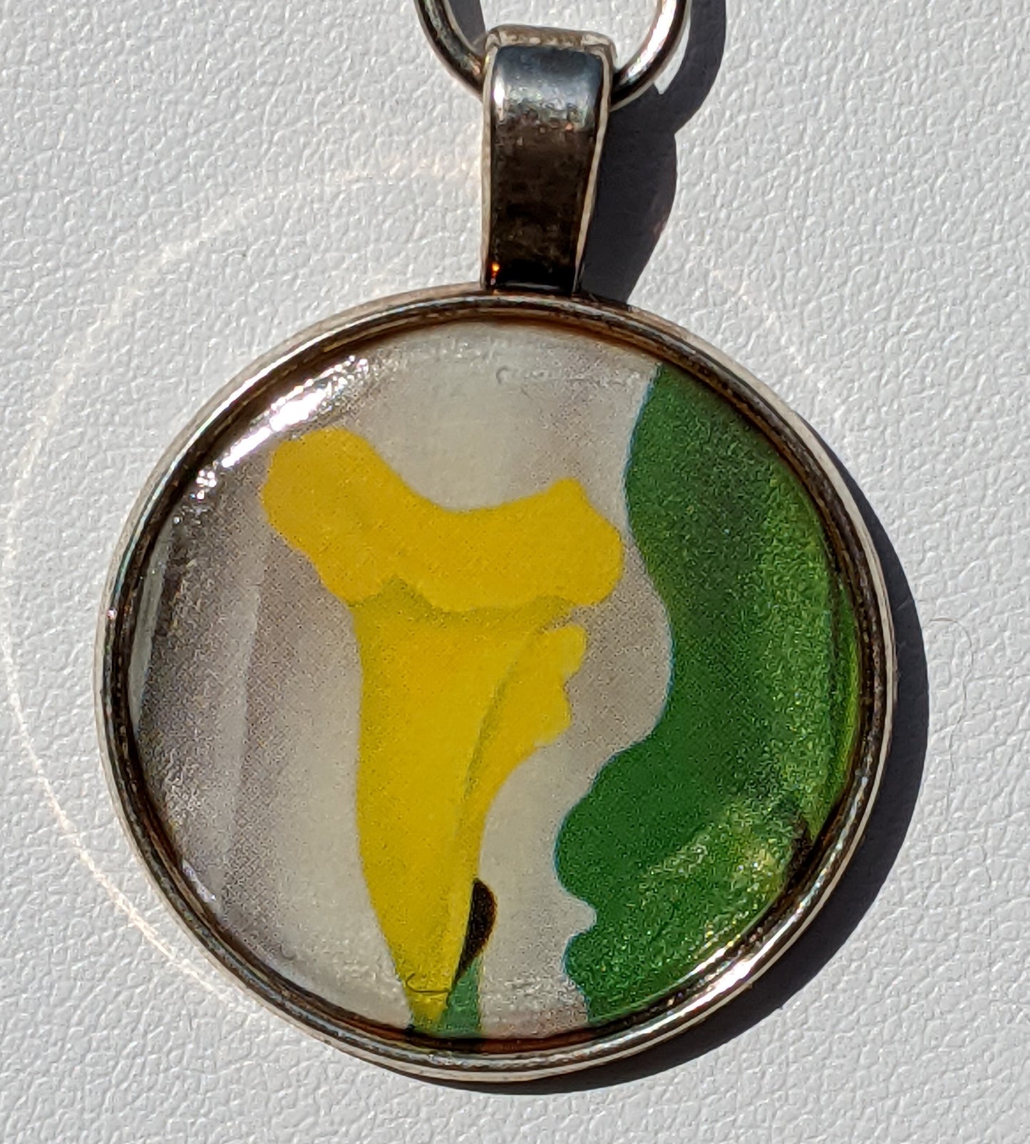 Georgia O'Keeffe Yellow Lily Print Silver-tone Pendant