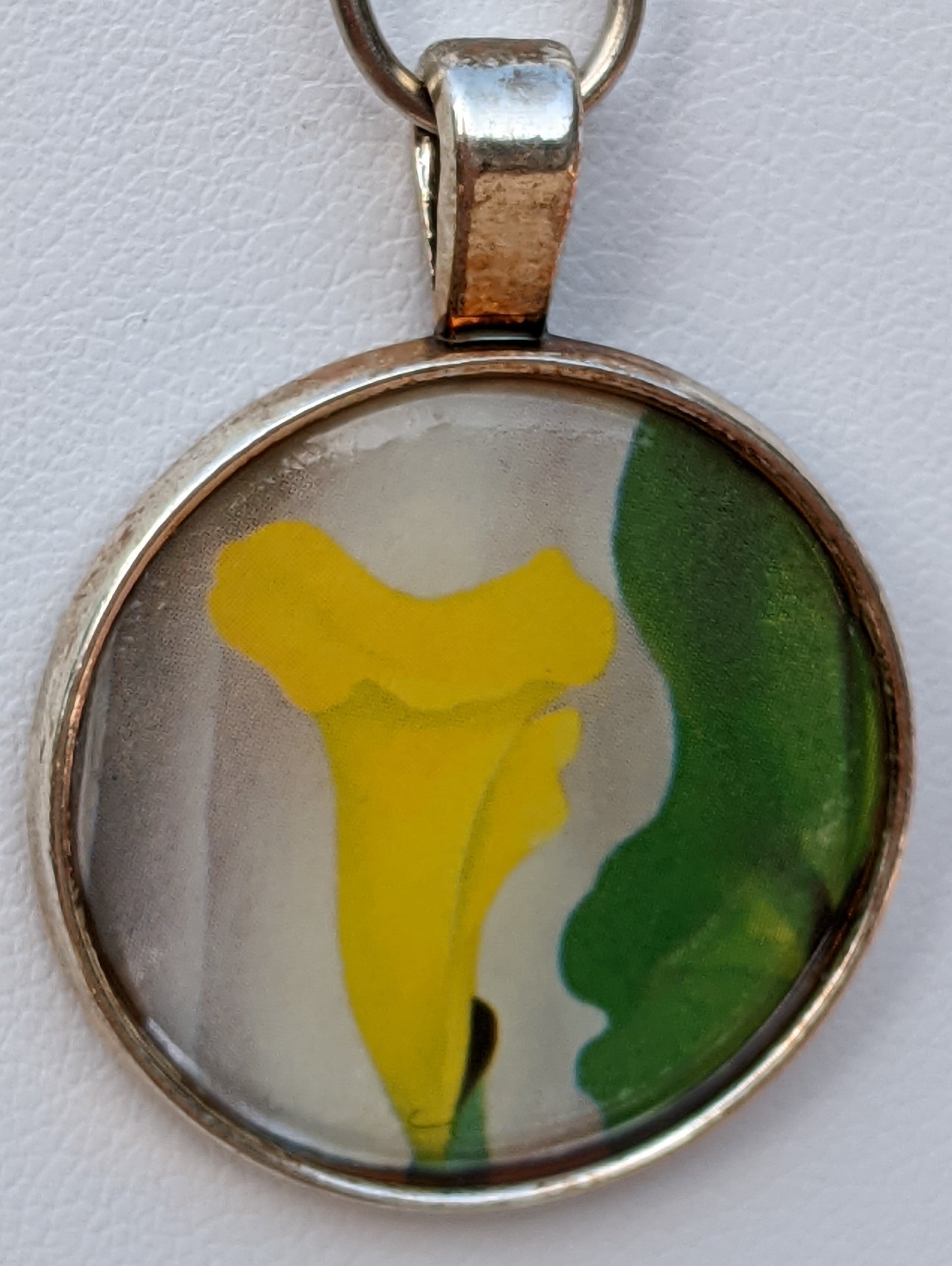 Georgia O'Keeffe Yellow Lily Print Silver-tone Pendant